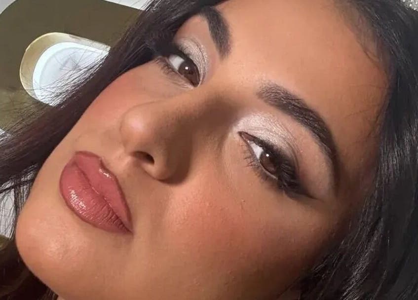 Εξαίσιο μακιγιάζ από Beauty by Rafaella στην Αραδίππου, Λάρνακα, CY, με κομψές σκιές και λαμπερά χείλη.
