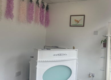 Elegant reception at Strands Salon, Staines-upon-Thames, England, GB with floral decor.