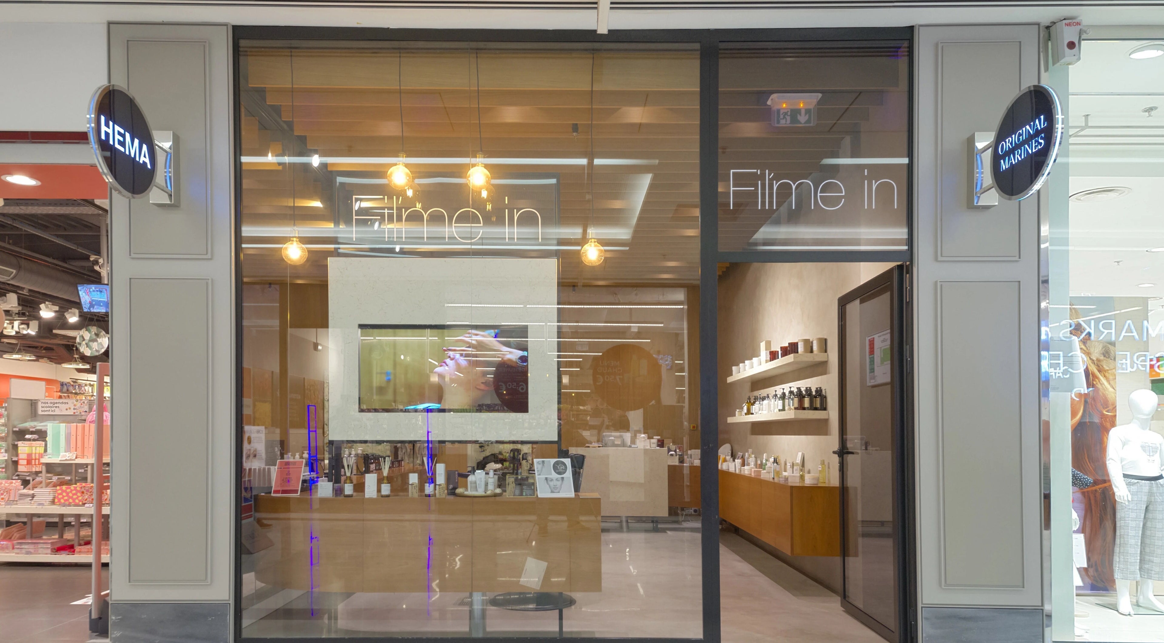 Entrée de Fil'me in - So Ouest, Levallois-perret, Île-de-france, FR, accueillant et moderne.