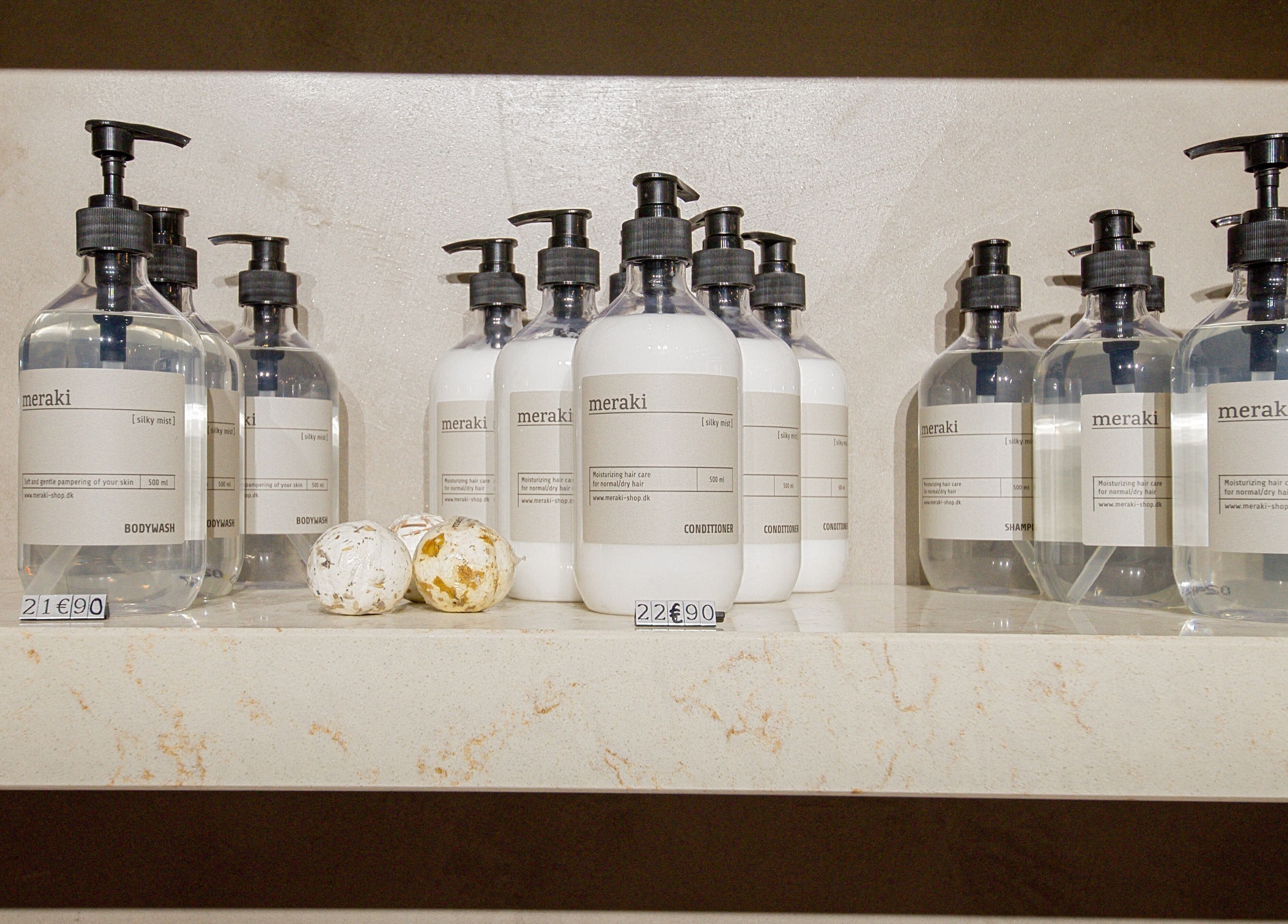 Produits Meraki sur étagère chez Fil'me in - So Ouest à Levallois-perret, Île-de-france, FR.