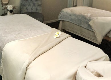 Calming massage beds at Mantra Thai Massage & Spa in Vienna, Virginia, US offering ultimate relaxation.