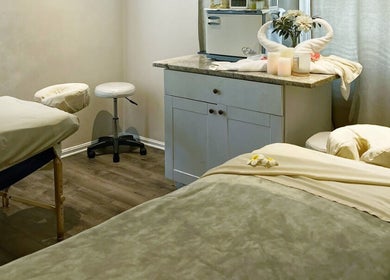 Peaceful massage room at Mantra Thai Massage & Spa in Vienna, Virginia, US, offering relaxation and comfort.