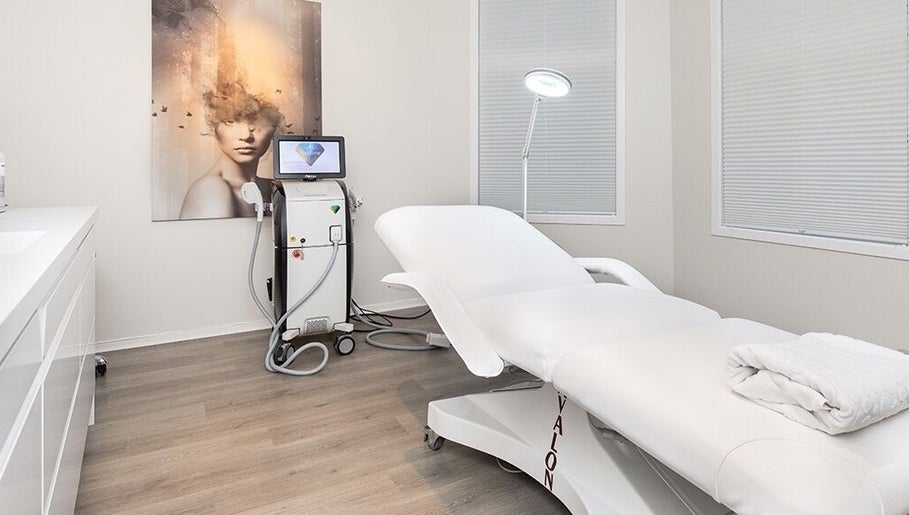 Essence Studio image 1