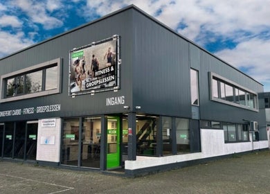 Exterior view of Hair Master Heiloo at Heiloo, Noord-holland, NL showcasing modern fitness facility.