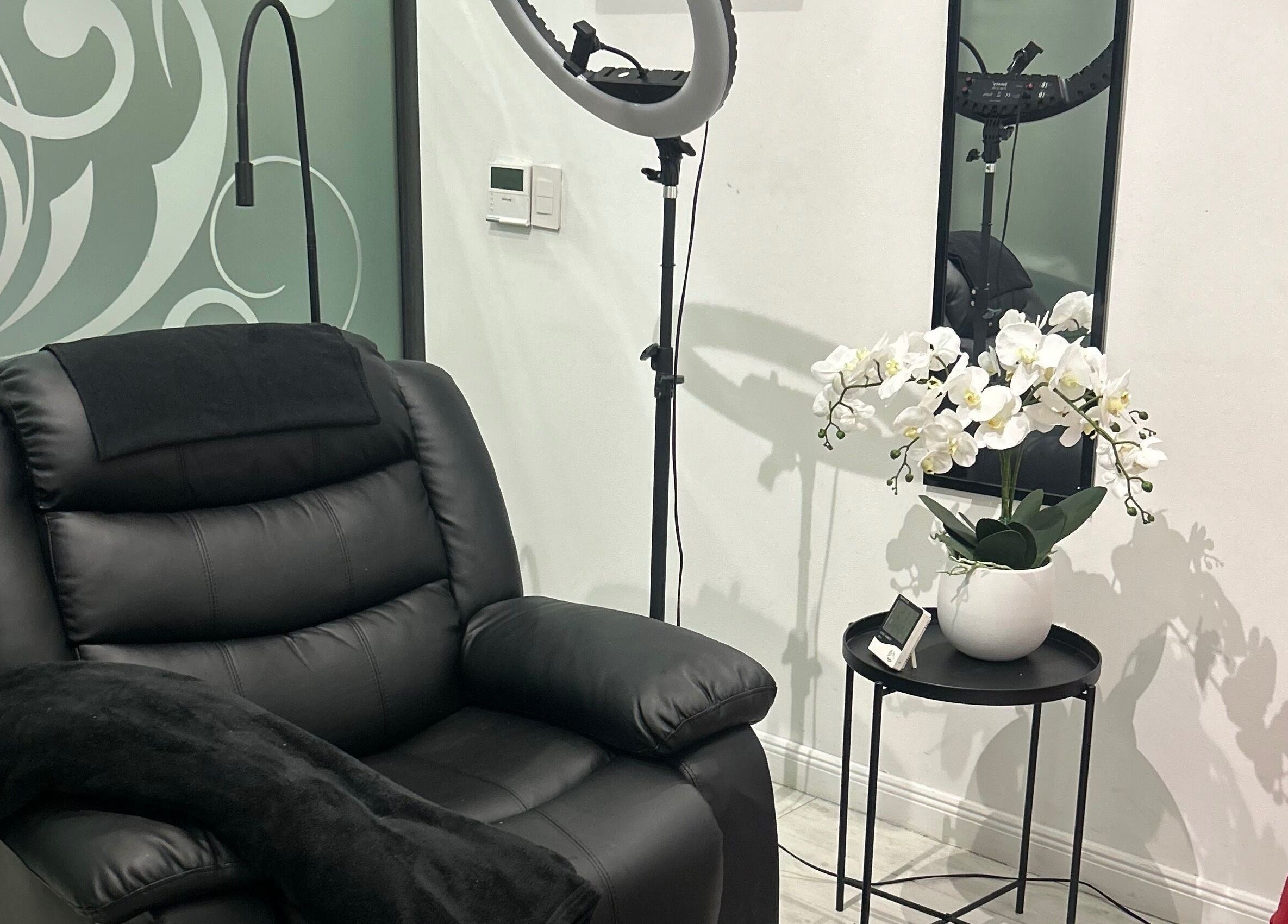 Luxurious spa chair at Shugarlashpro | Central Square, Sandton, Gauteng, ZA. Elegant space with soothing decor.