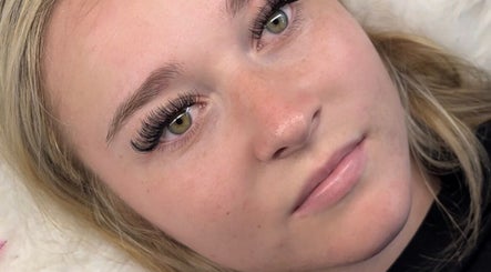 Lashes by Mols image 3