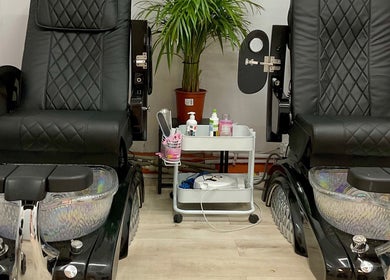 Fotele spa w Lusi Beauty, Marki, Województwo Mazowieckie, PL, idealne na relaksujące zabiegi.