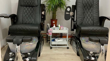 Fotele spa w Lusi Beauty, Marki, Województwo Mazowieckie, PL, idealne na relaksujące zabiegi.