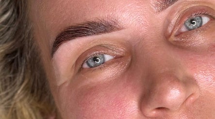 Browtistry Beauty by Lina