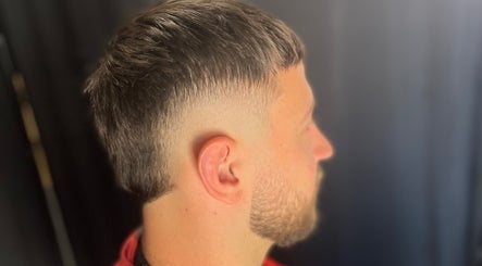 A stylish side fade haircut at EFRO CUTS, Melbourne, Victoria, AU showcasing modern grooming.