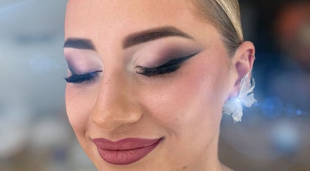 Imagen 2 de Makeover Banbury Makeup & Nails