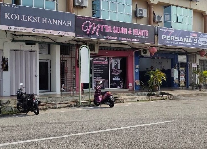 My'ra Salon & Beauty (Muslimah) in Sitiawan, Perak, MY, showcasing its stylish façade and welcoming entrance.
