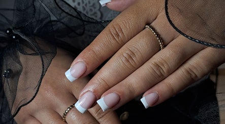 L-Nails
