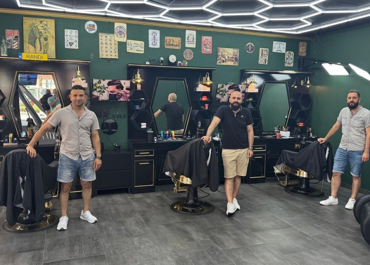 Stijlvolle Barbershop Milaan in Pijnacker, Zuid-Holland, NL met modern interieur en ervaren kappers.