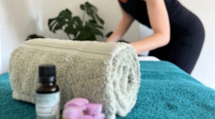Gambar Cassy Fick | Physio. Yoga. Massage. 2