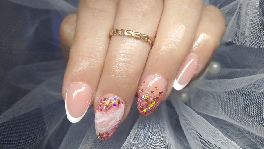Beauty Studio by Zendy Zaragoza obrázek 1