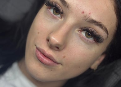 Close-up of expertly applied eyelash extensions at Sculpted by Sylvie, Gainsborough, England, GB.