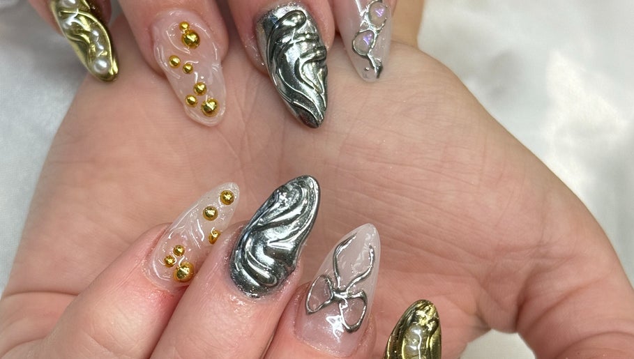 Her Nails LLC image 1