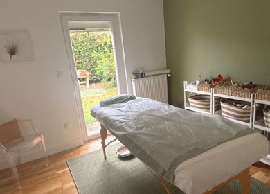 Salle de soins chez MaPhyto à Grande-Synthe, Hauts-de-France, FR. Confort et détente assurés.
