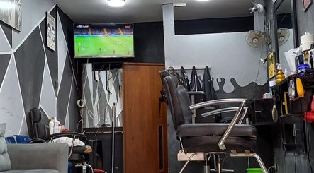 BROTHER'S BARBER SHOP