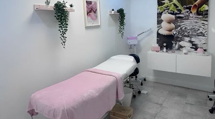 Debbie-say Body Massage