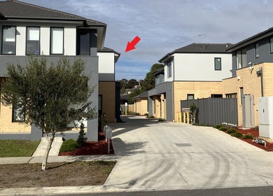 Exterior view of Shu's Massage Therapy In Mernda at Melbourne, Victoria, AU within a modern residential area.