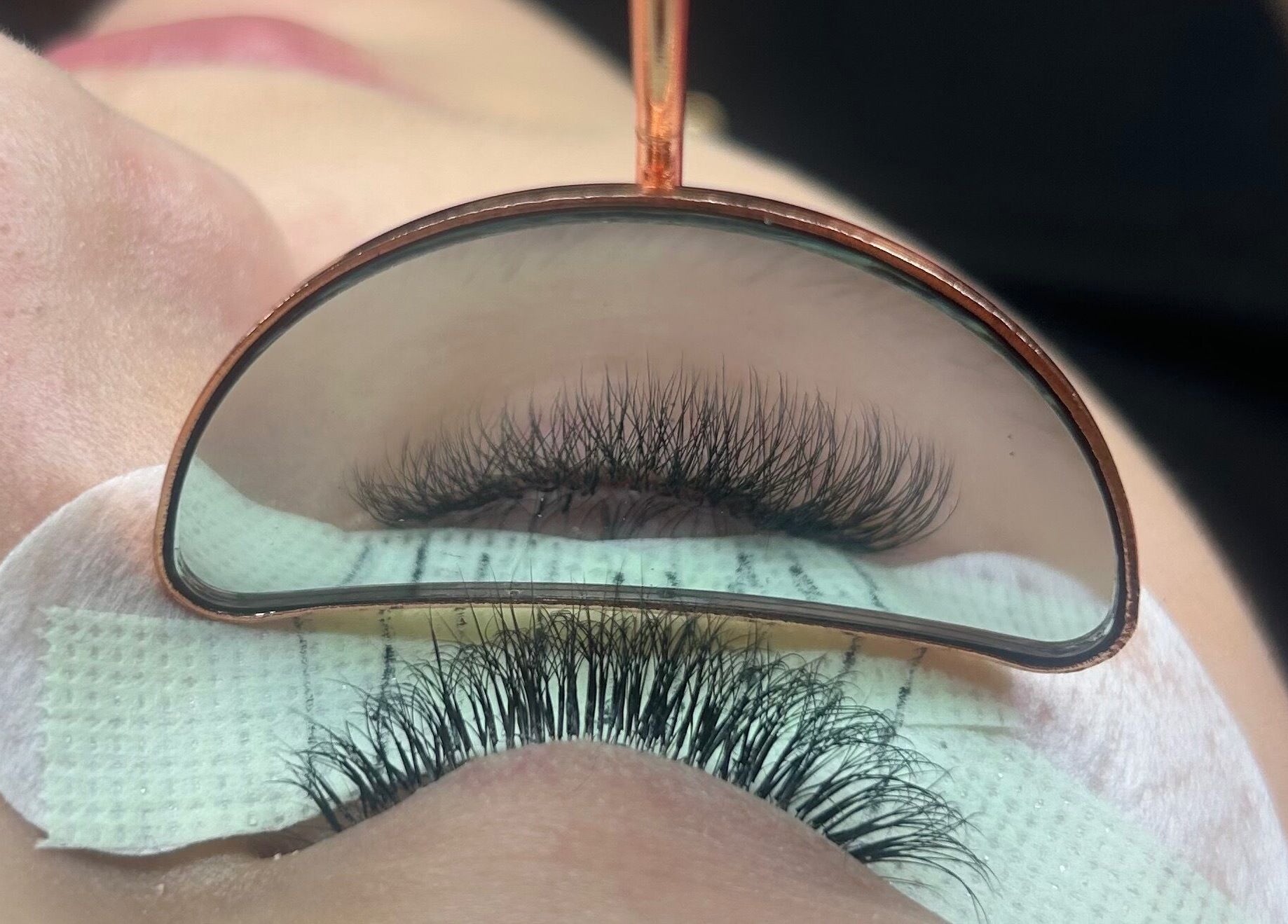 Extension de cils professionnelle à SublimLash, Porcieu-amblagnieu, Auvergne-rhône-alpes, FR.