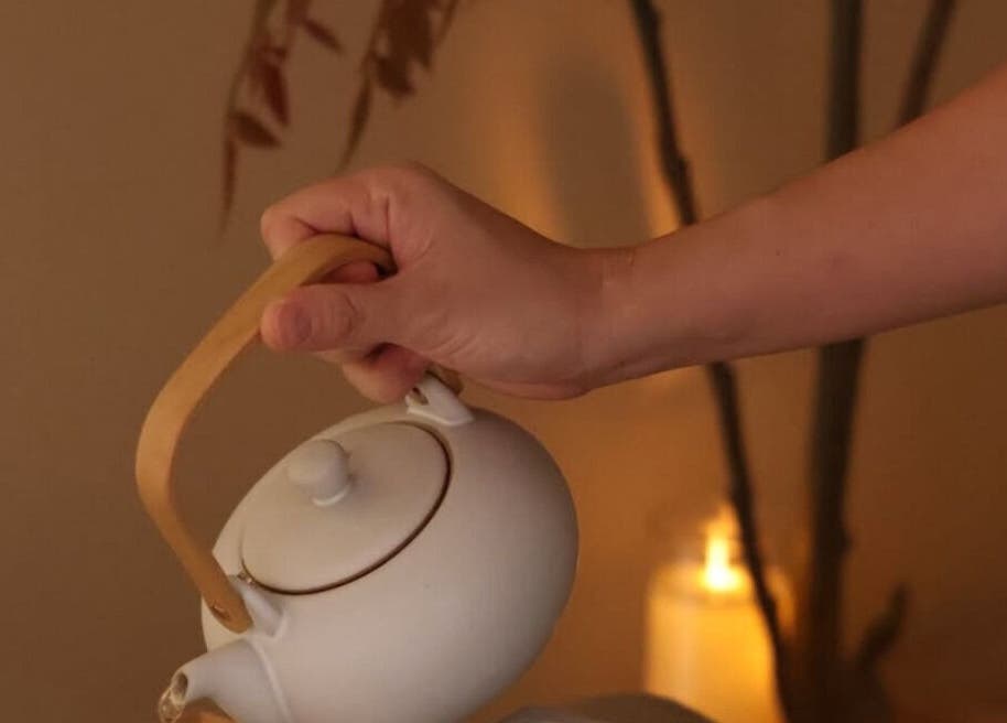 Relaxing tea pour at Inverse Time Beauty, Kuala Lumpur, Wilayah Persekutuan Kuala Lumpur, MY.