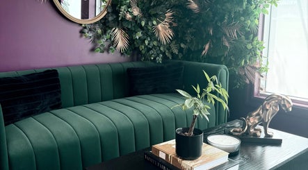 Adorn Extension Lounge зображення 2