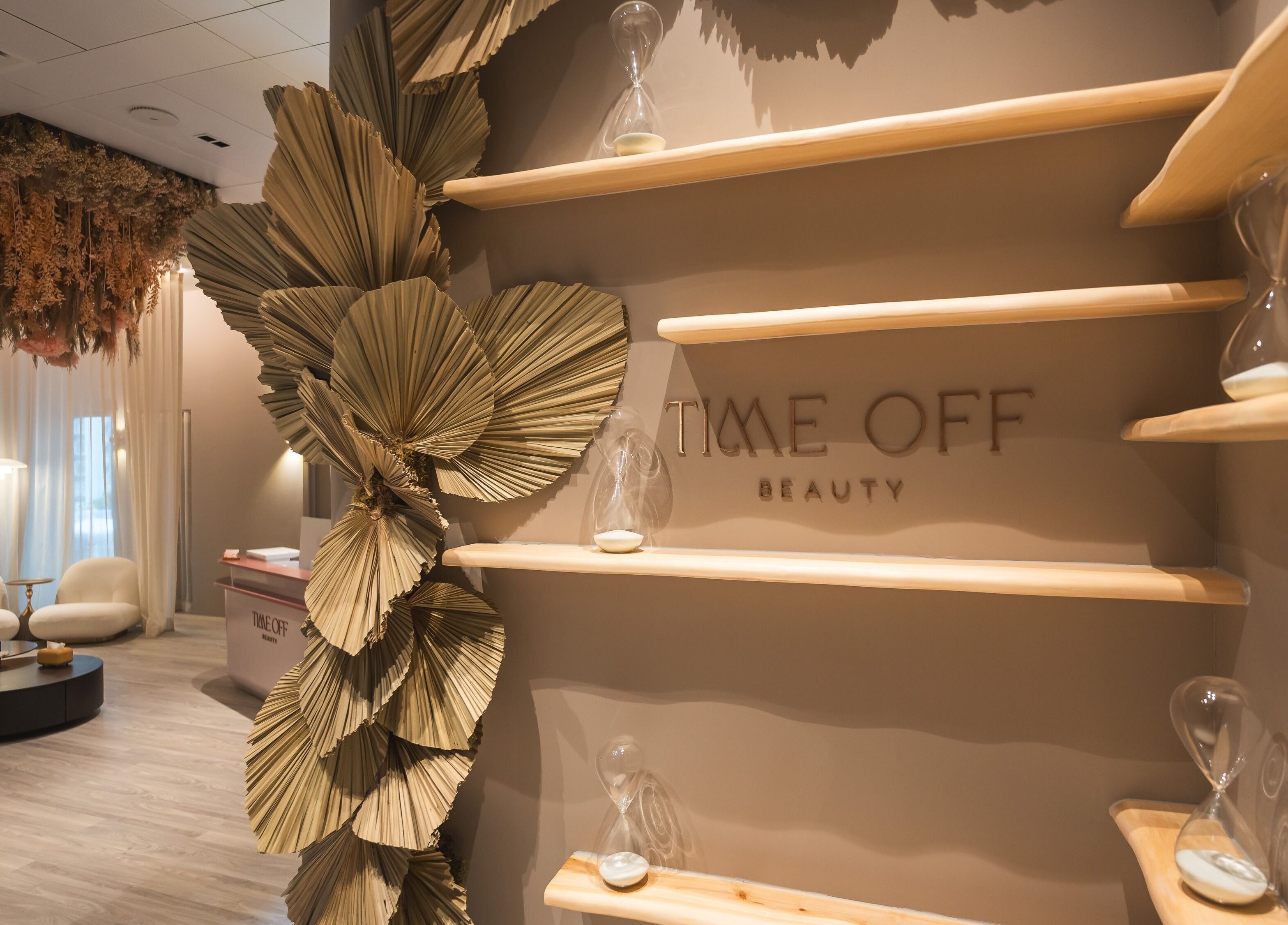 Time Off Beauty，香港堡垒山，自然优雅的室内设计与舒适环境。