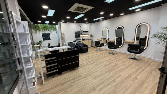 Jhovana Hair Studio