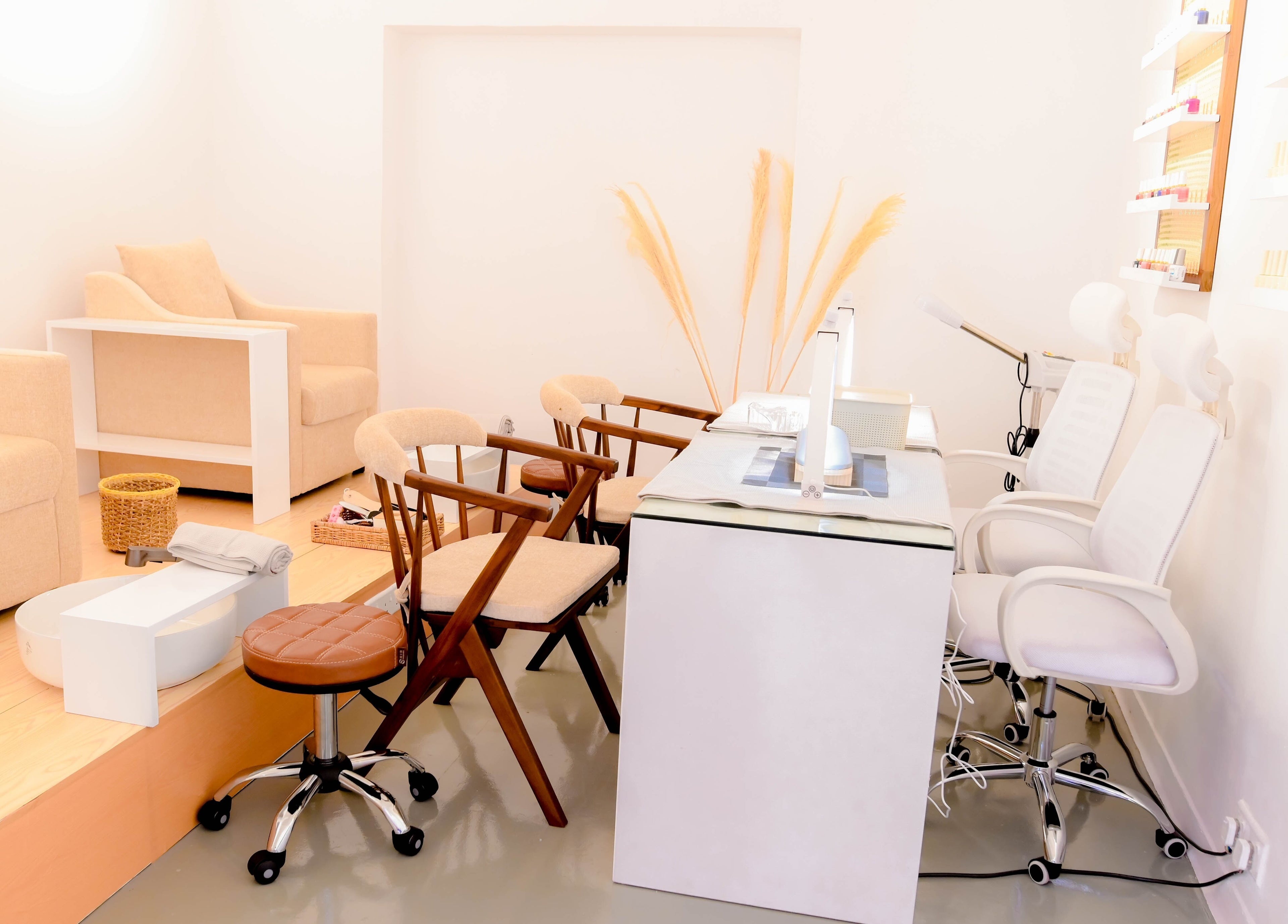 Relaxing nail and pedicure space at Lilly's, Colombo, Western Province, LK, with cozy seating and modern decor.