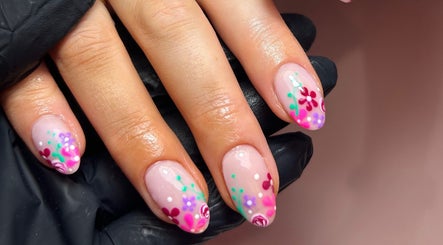 Immagine 2, Nailsbymeg