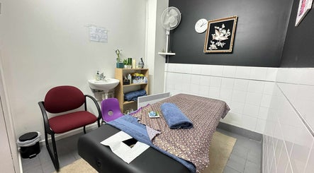 Healing Palm Massage