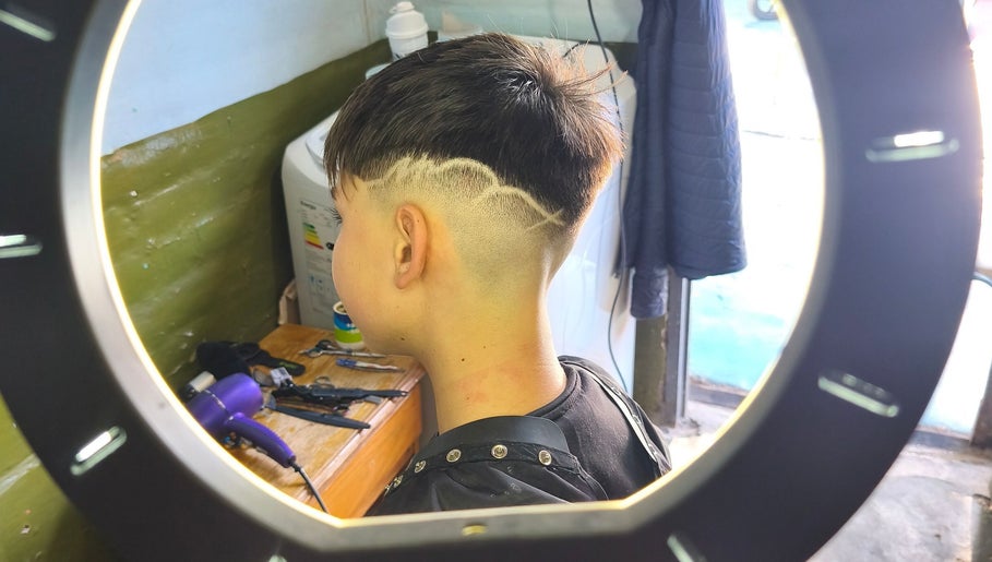 Monkey barber, bilde 1