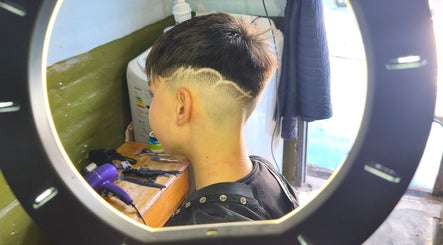 Monkey barber