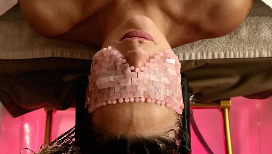 Luxurious rose quartz facial treatment at Maison Juline, Il-GZIRA, MT for enhanced relaxation and beauty.