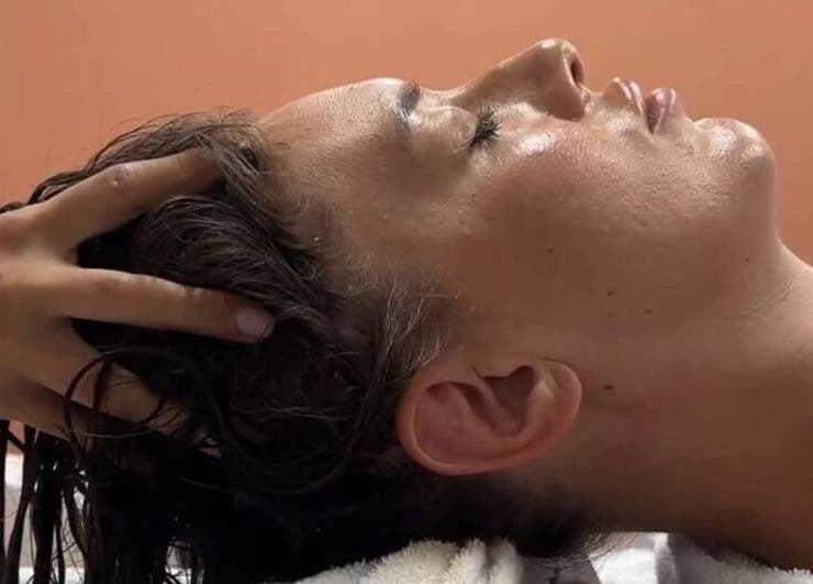 Luxury scalp massage at Maison Juline, Il-GZIRA, MT. Relaxation and wellness destination.