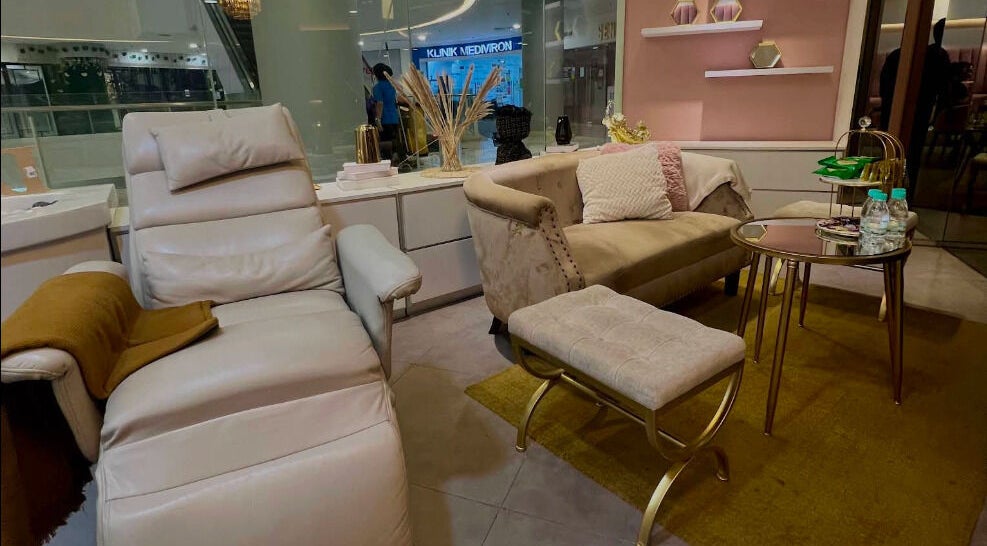 Chic interior at Dear Fairy Beauty, Kuala Lumpur, Wilayah Persekutuan Kuala Lumpur, MY showcasing plush seating and decor.