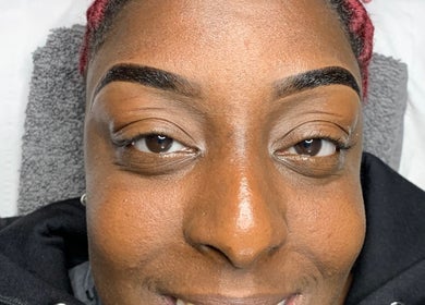 Beautifully shaped eyebrows at BROWFX Beauty in London, England, GB, showcasing perfect arch and fullness.