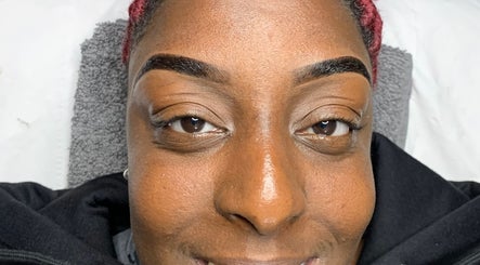 Beautifully shaped eyebrows at BROWFX Beauty in London, England, GB, showcasing perfect arch and fullness.
