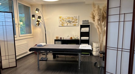 Moderner Behandlungsraum bei Nataliya Reinhard Beauty Space Bern, Bern, Bern, CH für Entspannung und Pflege.