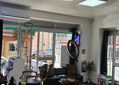 Interior moderno y acogedor de Barber Shop Amin, en Madrid, Comunidad De Madrid, ES.