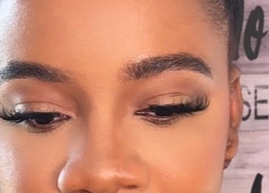 Close-up of professionally styled lashes at Kwayy Beauty, Gatineau, Québec, CA.