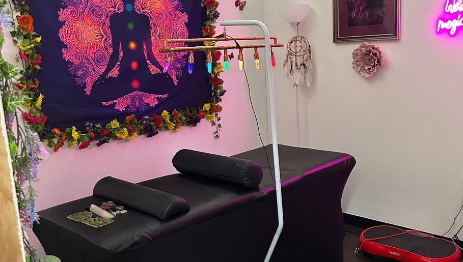 Εικόνα Eclectic Faith Botanica and Wellness 1