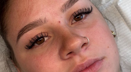Close-up of lush eyelashes at Refined Beauty Co, Melbourne, Victoria, AU. Expert artistry enhances natural beauty.