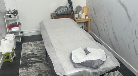 Chithai massage image 3