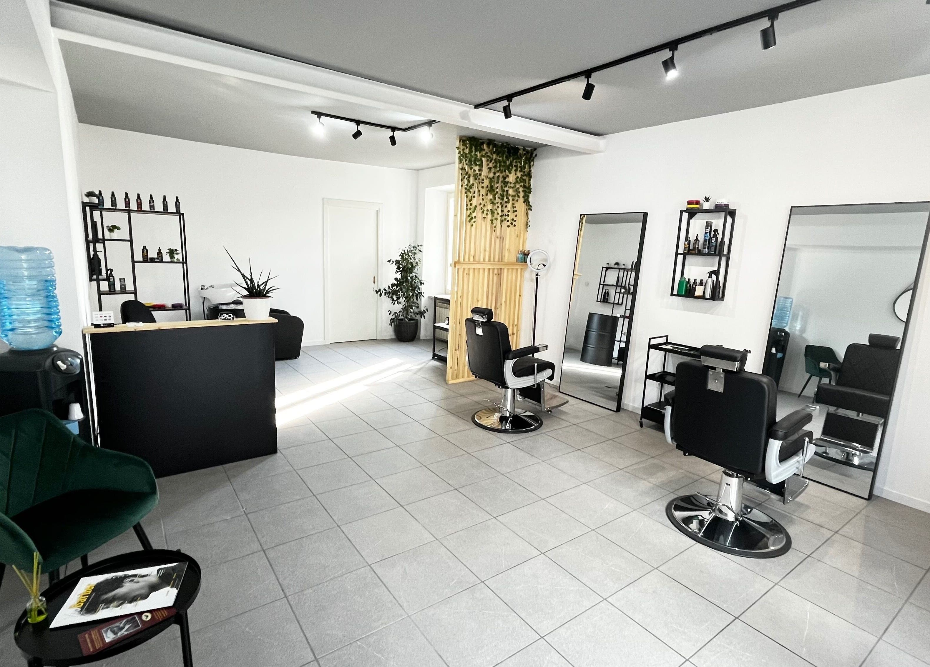 Interni eleganti di Due.Zero Studio a Sovere, Lombardia, IT, con arredi moderni e spaziosi per il benessere.