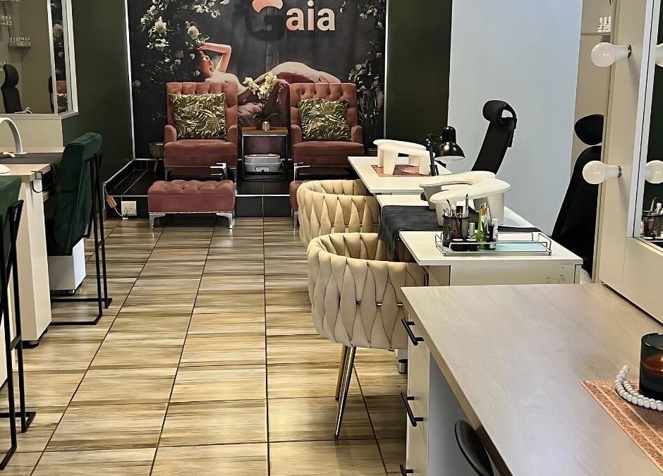 Elegant interior of Ayla Glow Bar in Boksburg, Gauteng, ZA with plush seating and modern decor.