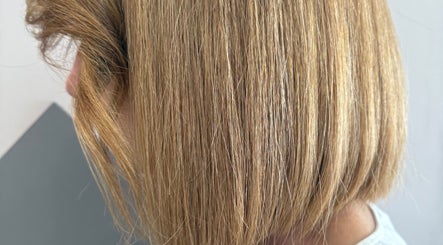 Simona Sivova hair